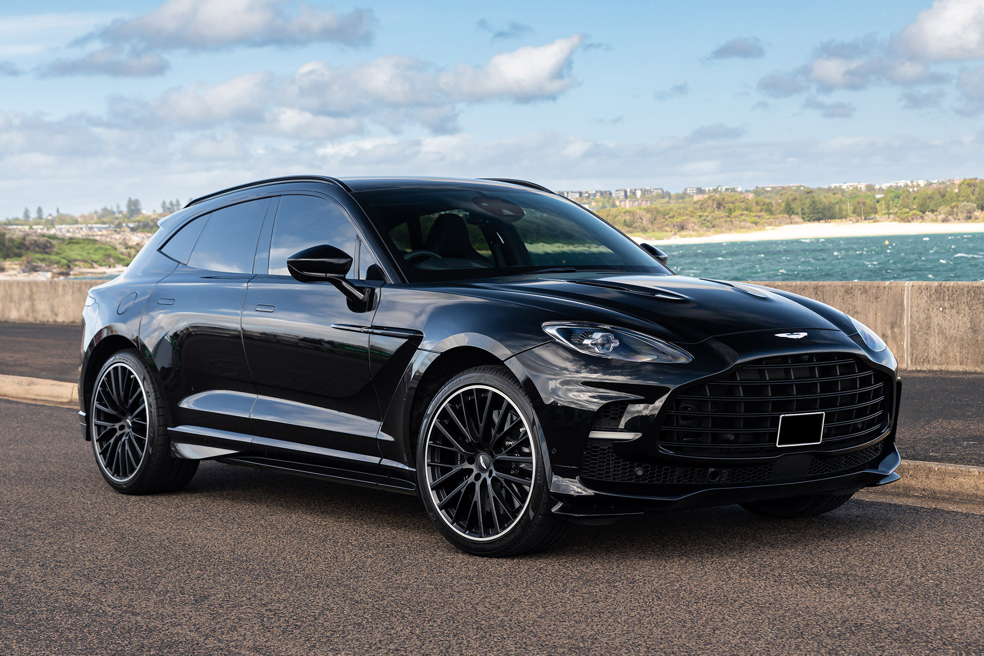 2023 Aston Martin DBX 707