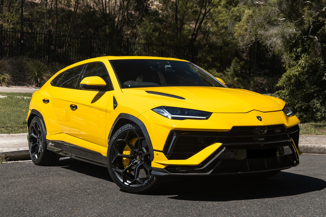 2023 Lamborghini Urus Perform...