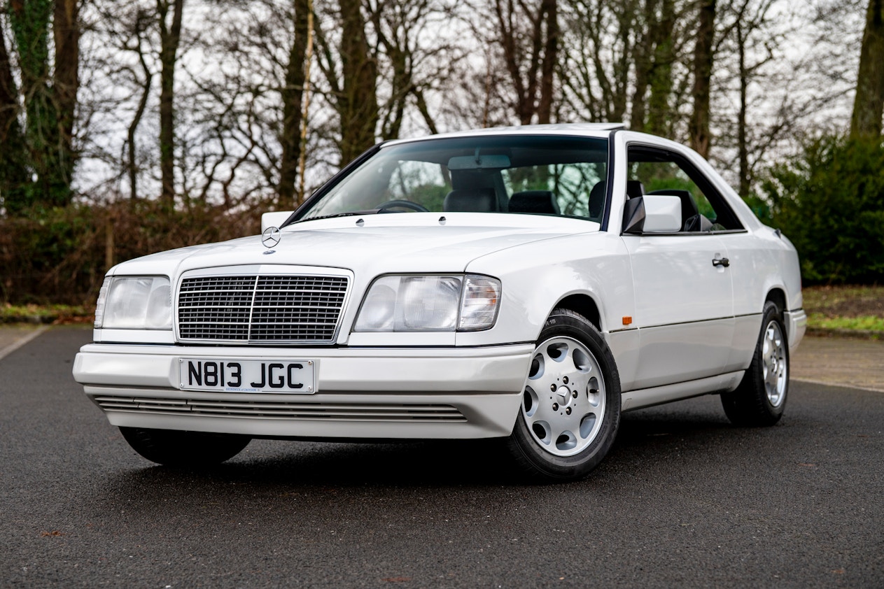 1995 Mercedes-Benz (W124) E22...