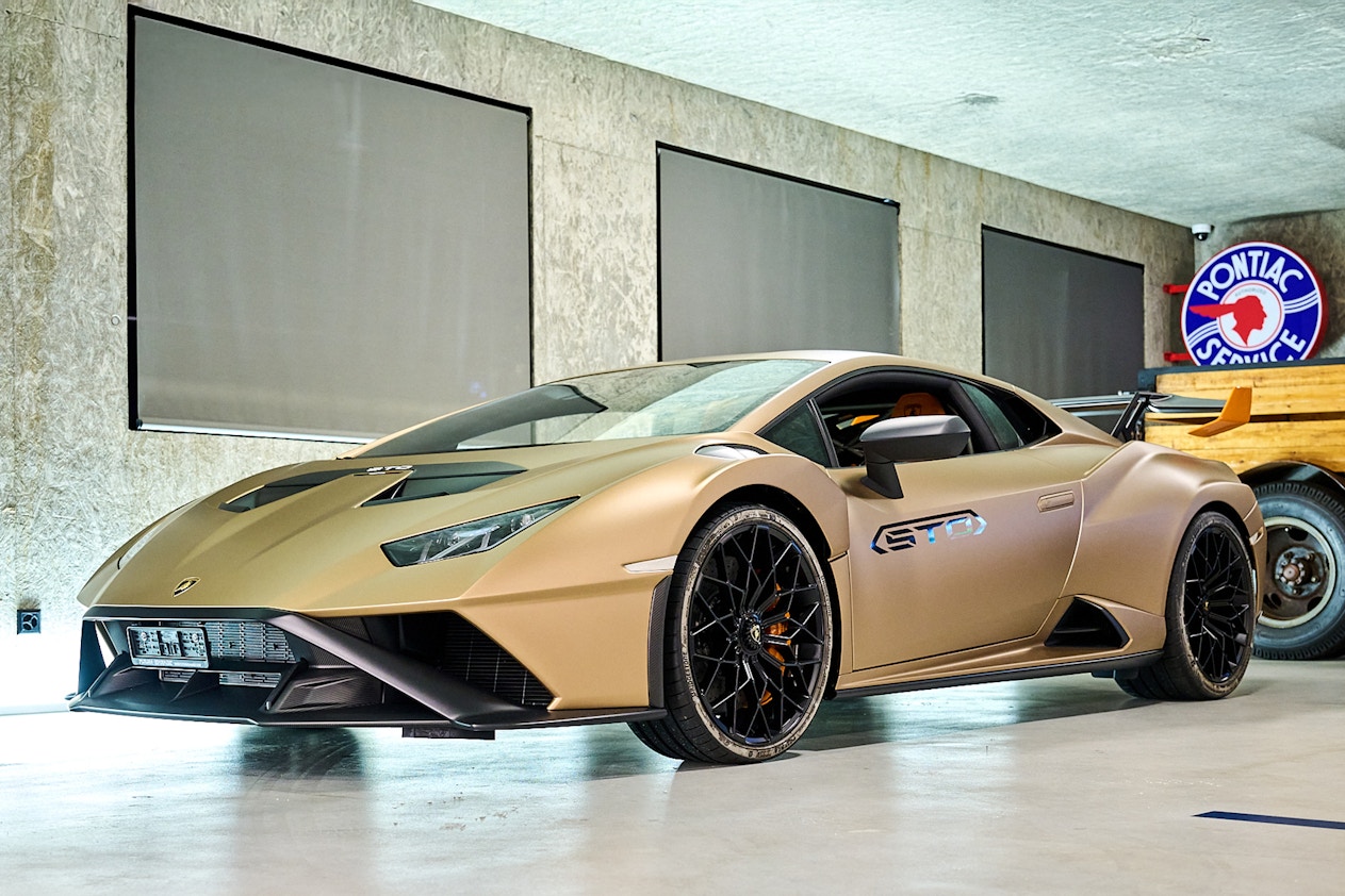 2023 Lamborghini Huracan STO