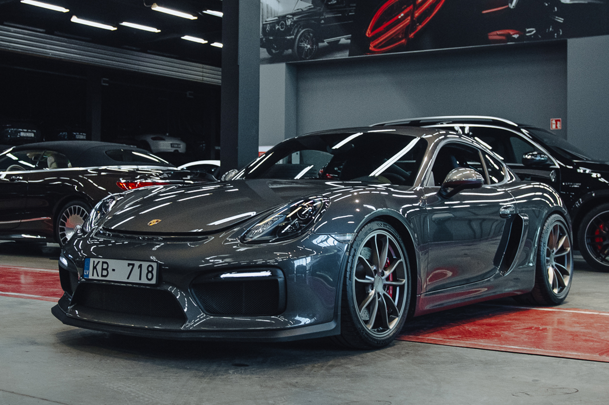 2015 Porsche (981) Cayman GT4...