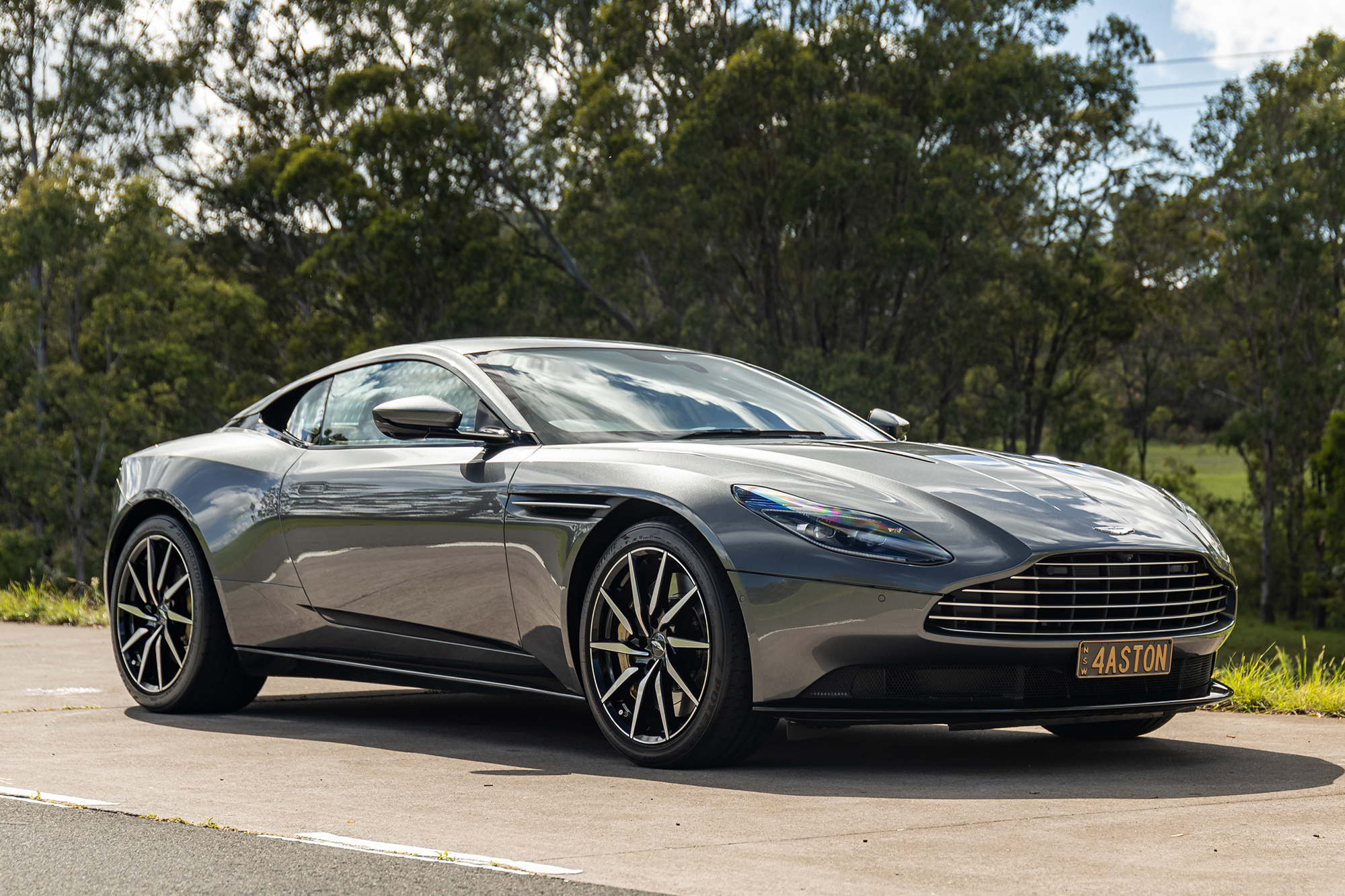 2022 Aston Martin DB11 V12