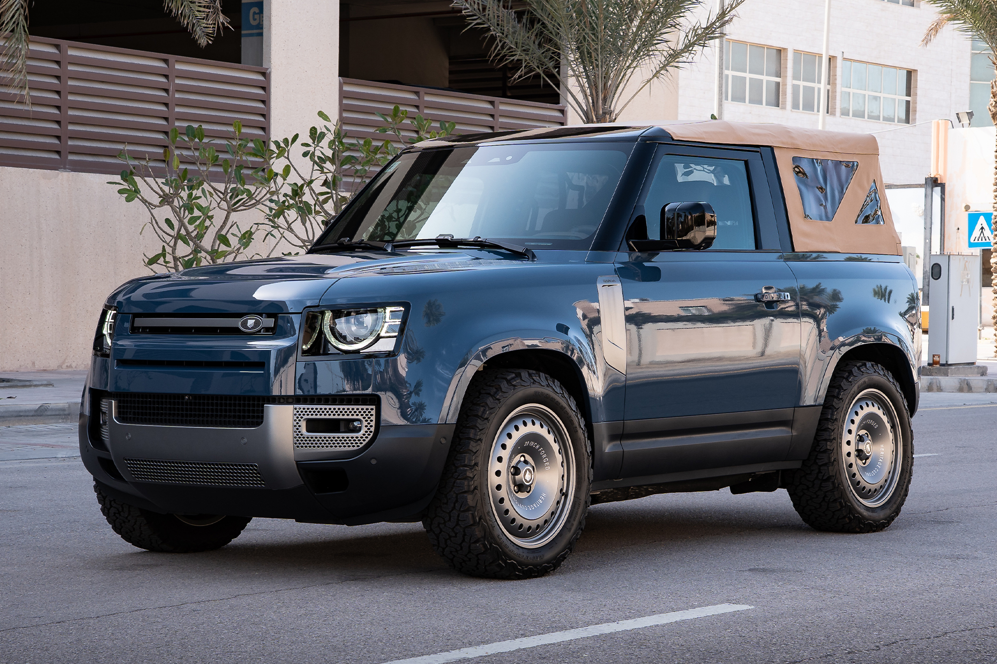 2023 Land Rover Defender 90 V...