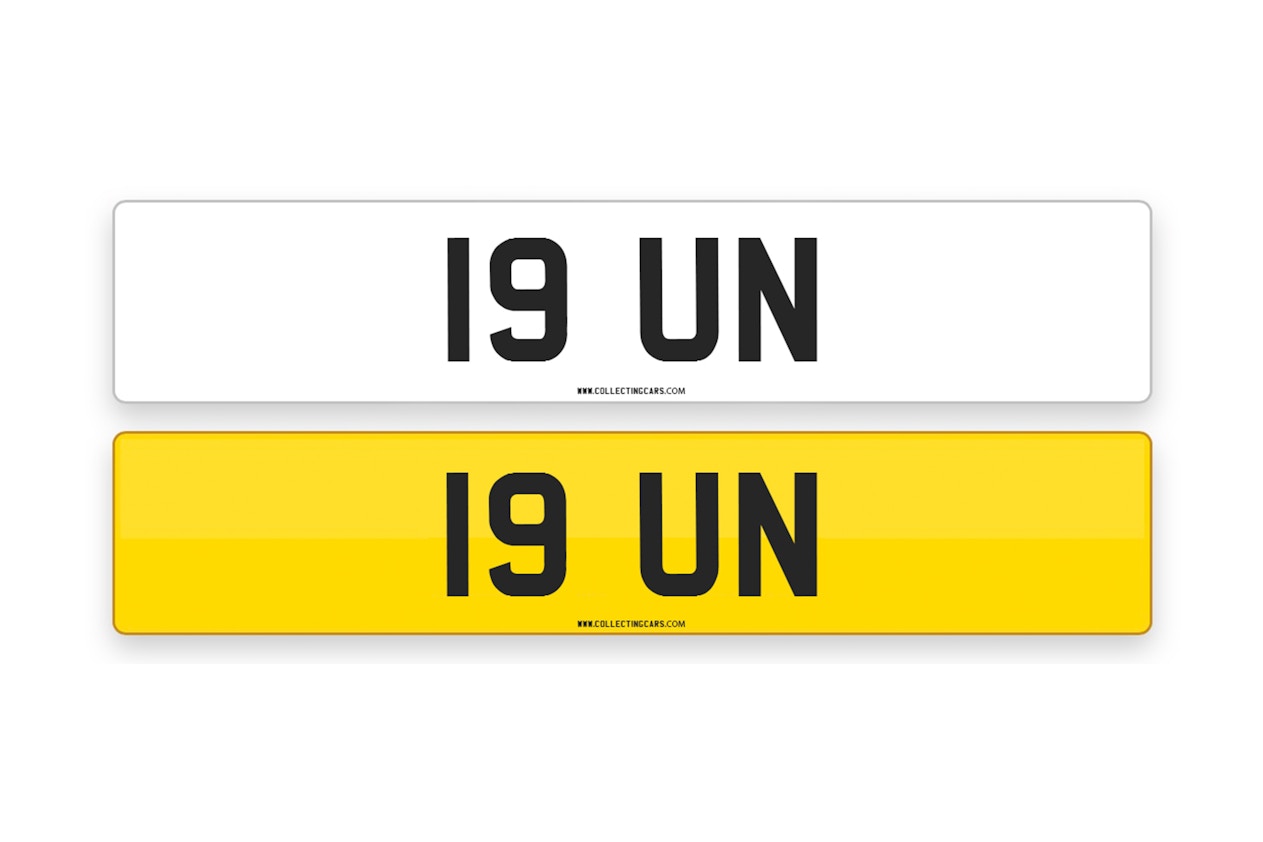 '19 UN' - NUMBER PLATE