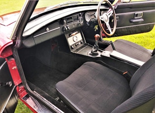 1974 MGB GT V8