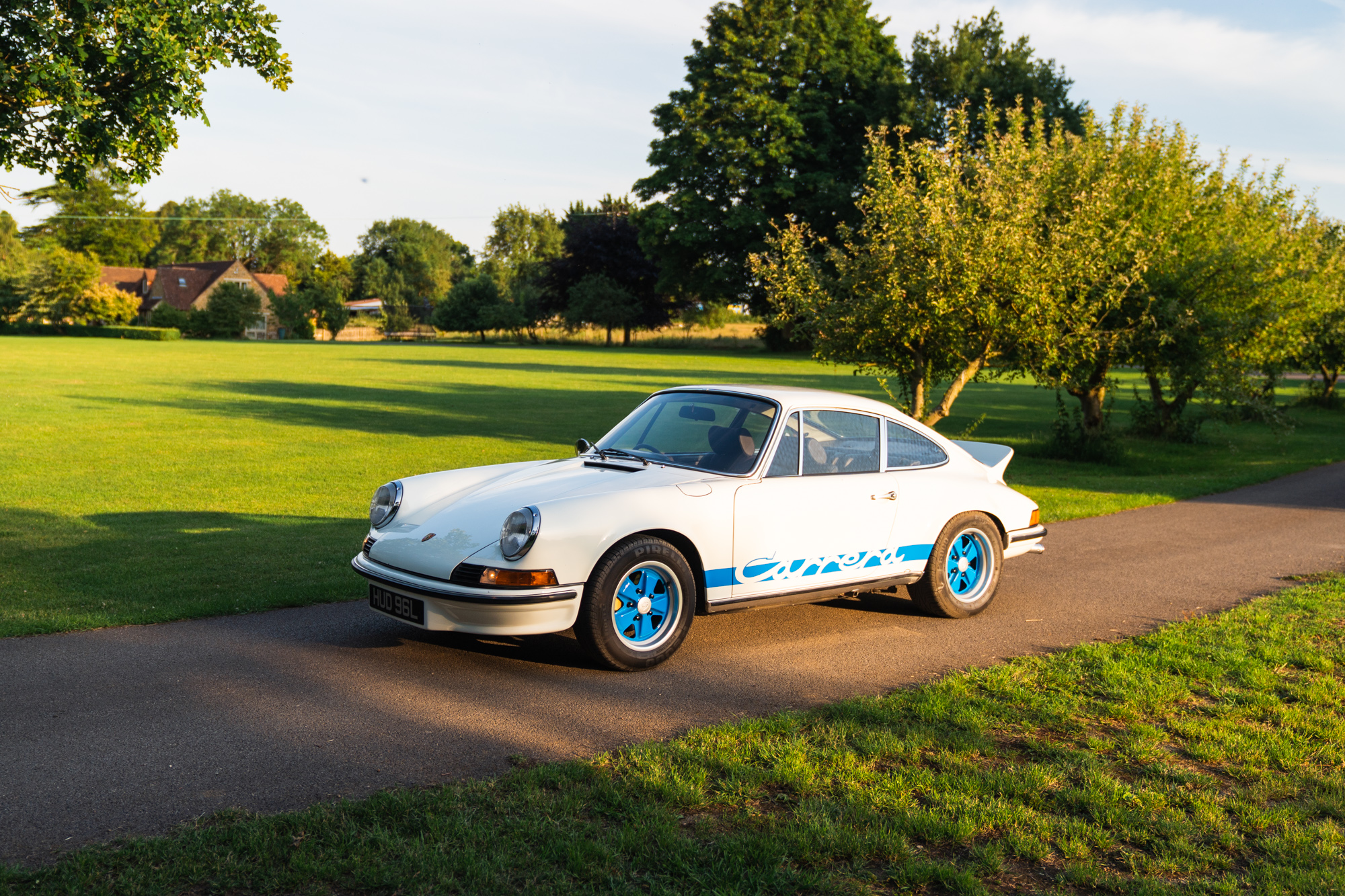 VISION】Porsche 911 Carrera RS 2.7 白青 新同品／絶版 【VISION