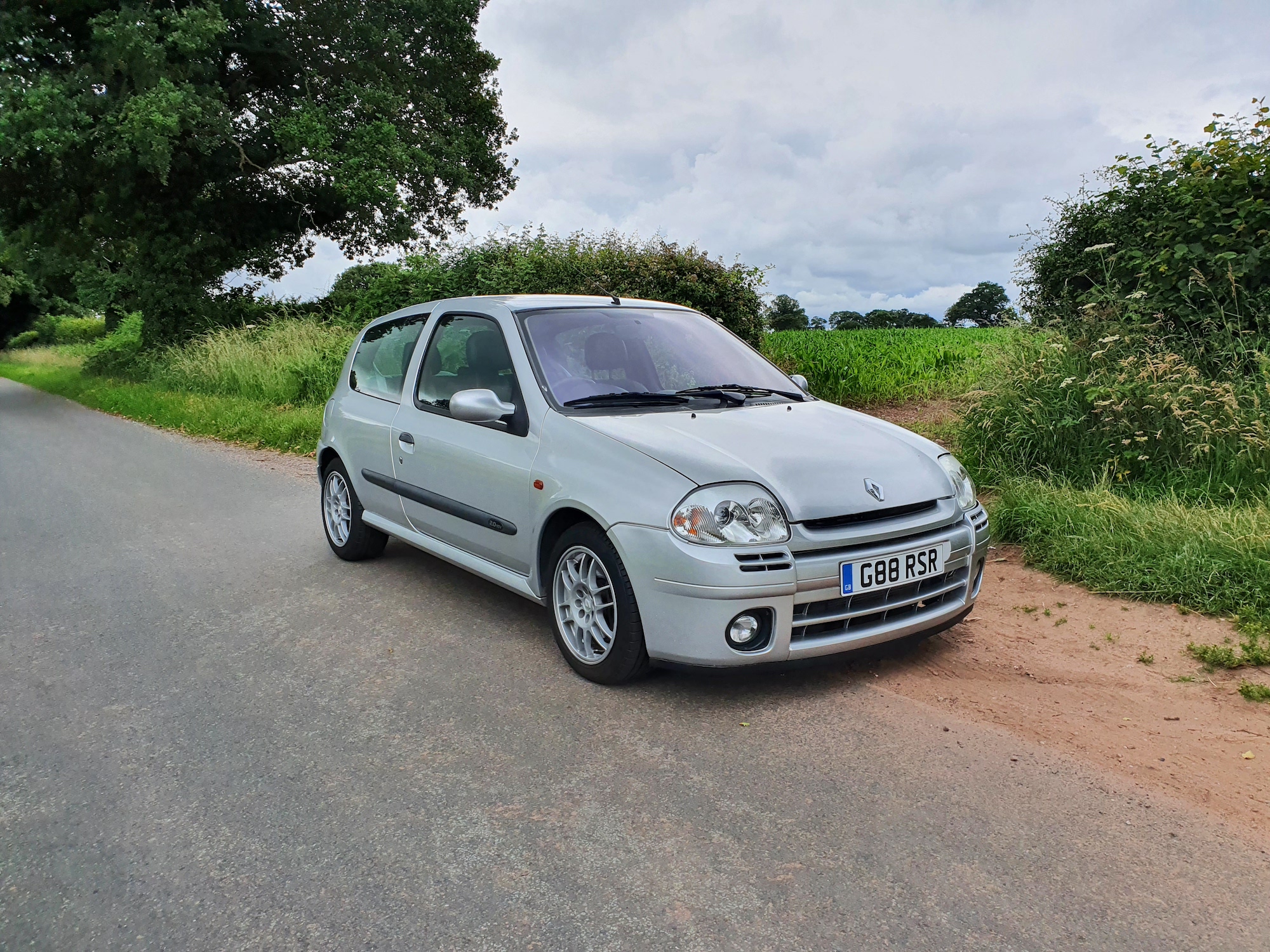 ルノー ルノーがフル電動レストモッド「R17 エレクトリック」を発表「世界的