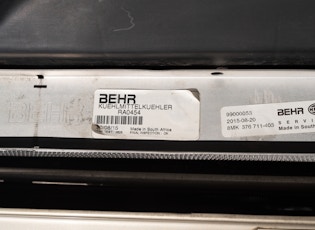 1988 MERCEDES-BENZ (R107) 560 SL - LHD
