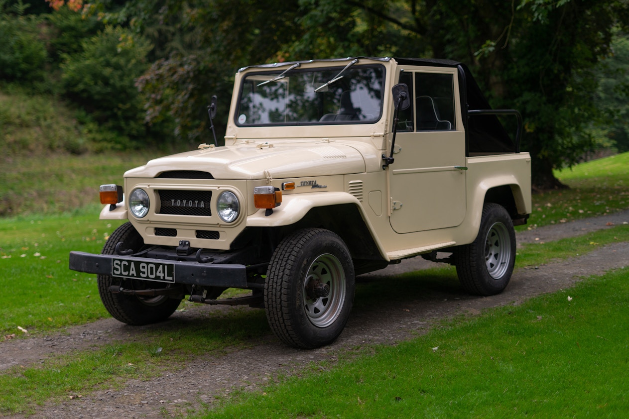 1973 TOYOTA FJ40 LAND CRUISER