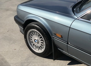 1989 BMW (E30) 320i