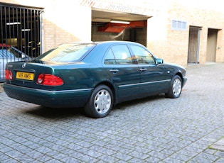 1996 MERCEDES-BENZ (W210) E320 - 3,032 MILES FROM NEW